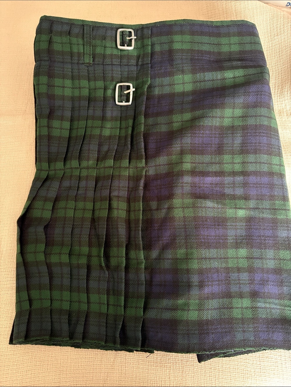 Tartanista Men’s Green & Navy Plaid Kilt - Picture 2 of 4